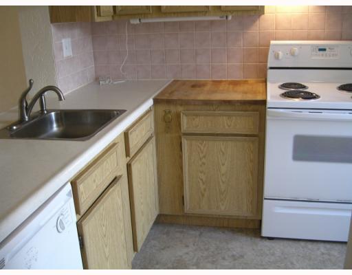 274 Quail Run Road Venetia, PA 15367 - Photo 4 of 8 Kitchen.