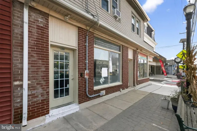 $1,400 | 189-191 Broadway, Westville, NJ 08093