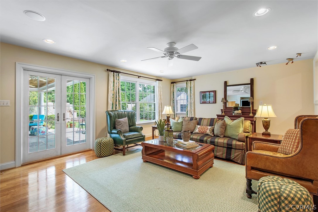 233 Ross Road Henrico, VA 23229 - Photo 14 of 48 a living room with furniture and a window