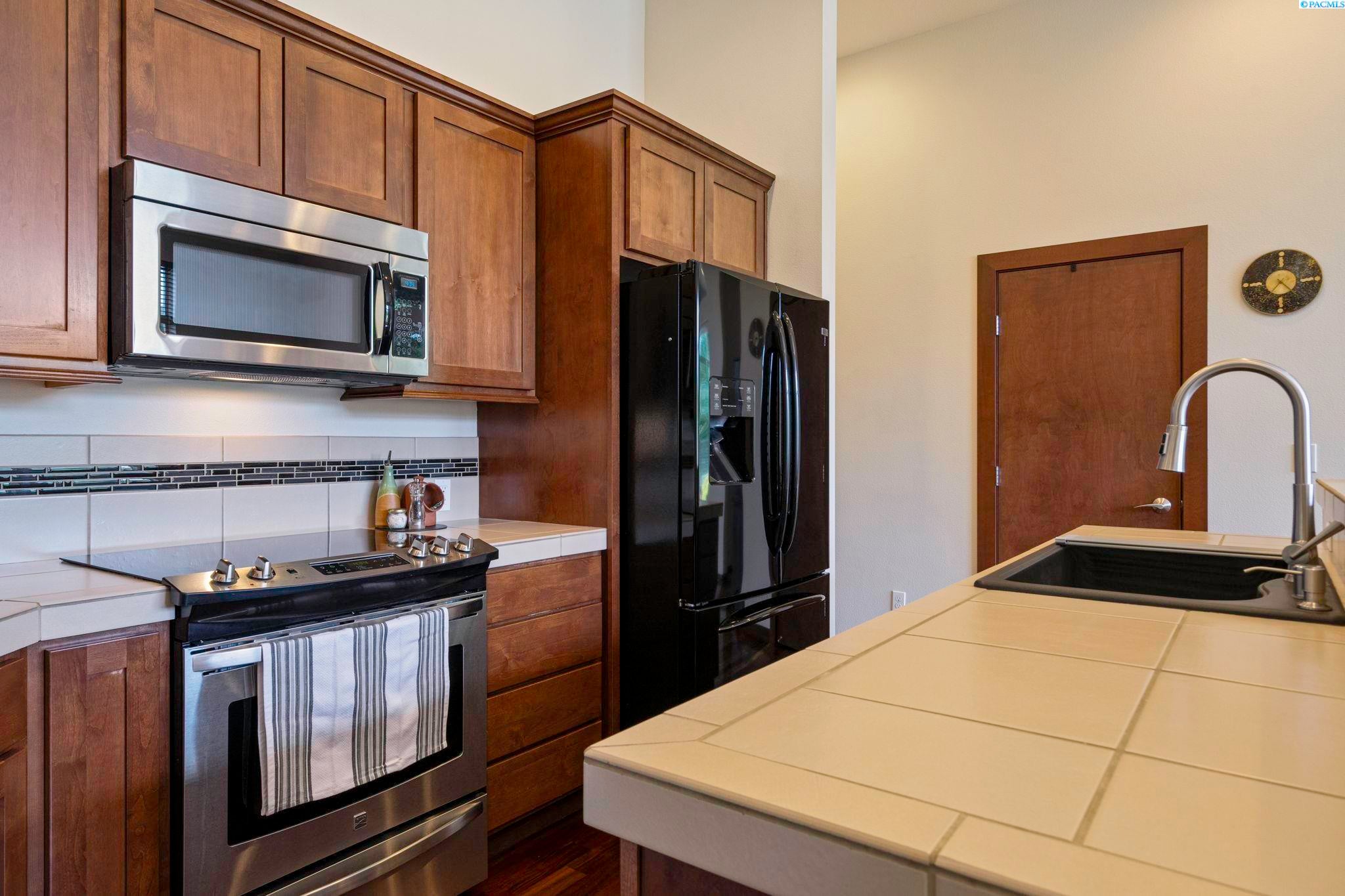 2754 Katie Road Kennewick, WA 99338 - Photo 14 of 43 Gallery Image 14