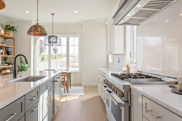 $875,000 | 107 Cardiff Drive, Thompson's Station, TN 37179