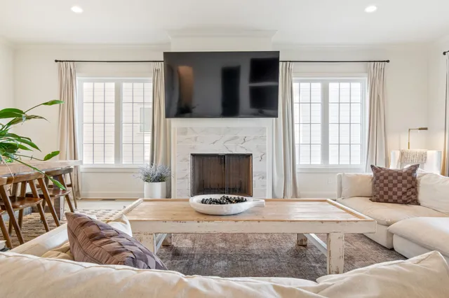 $875,000 | 107 Cardiff Drive, Thompson's Station, TN 37179