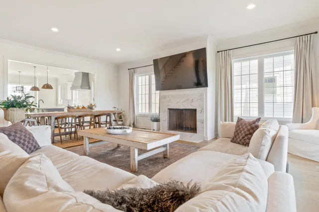 $875,000 | 107 Cardiff Drive, Thompson's Station, TN 37179