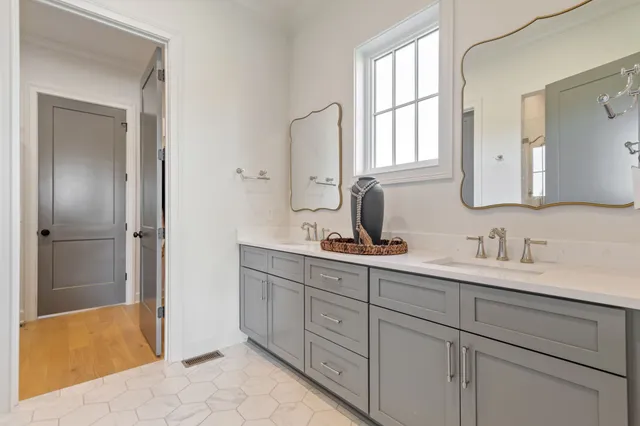 $875,000 | 107 Cardiff Drive, Thompson's Station, TN 37179