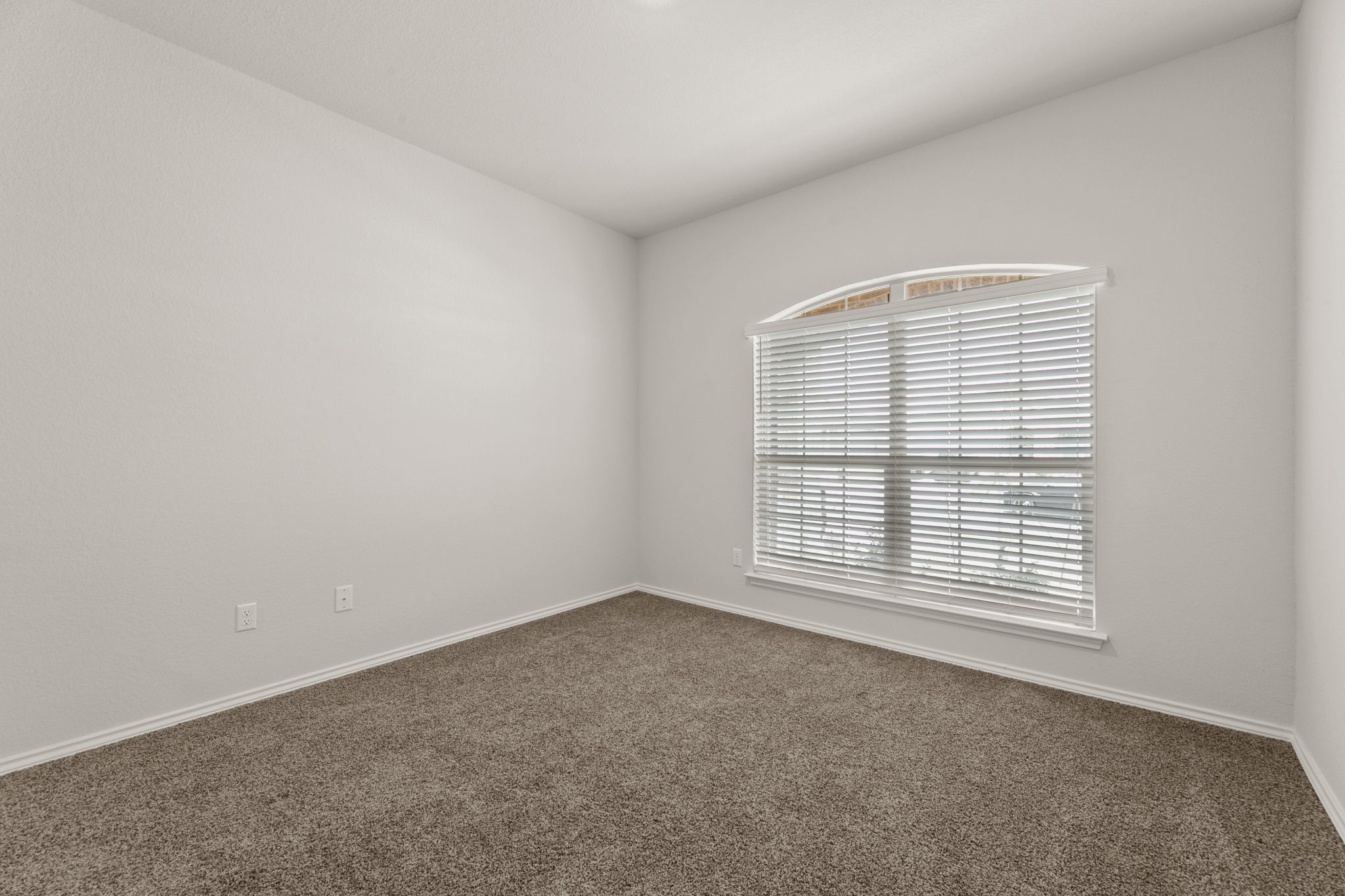 108 Pivot Drive Taylor, TX 76574 - Photo 15 of 30 an empty room with a window