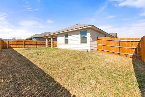 $1,900 | 108 Pivot Drive, Taylor, TX 76574