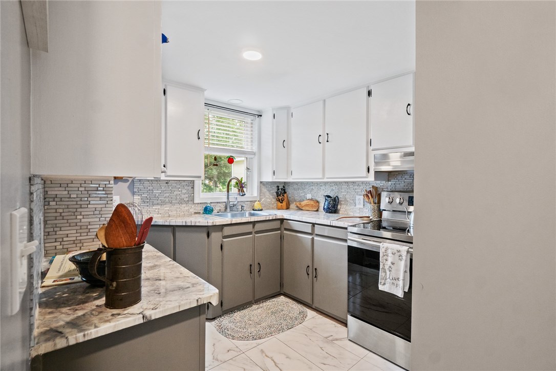 196 Haswill Street Warwick, RI 02889 - Photo 20 of 35 Gallery Image 20