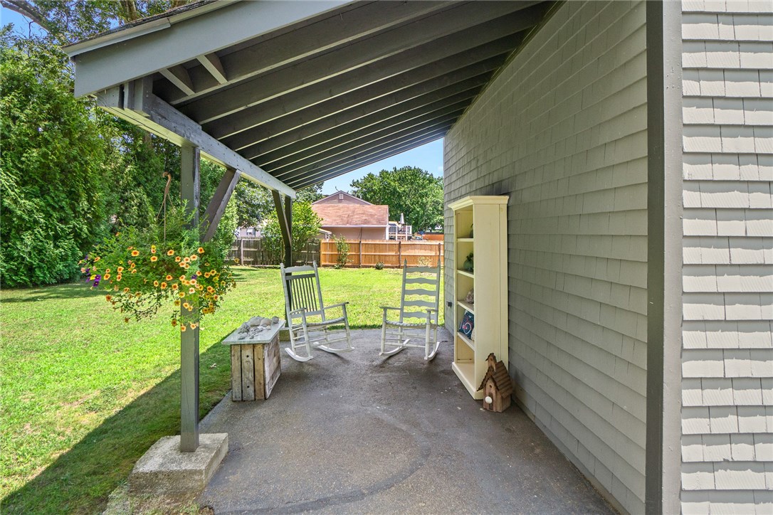 196 Haswill Street Warwick, RI 02889 - Photo 3 of 35 Gallery Image 3
