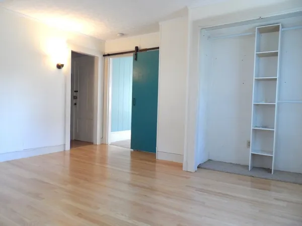 $1,900 | 11 Chestnut Street, Unit 2R, Wakefield, MA 01880