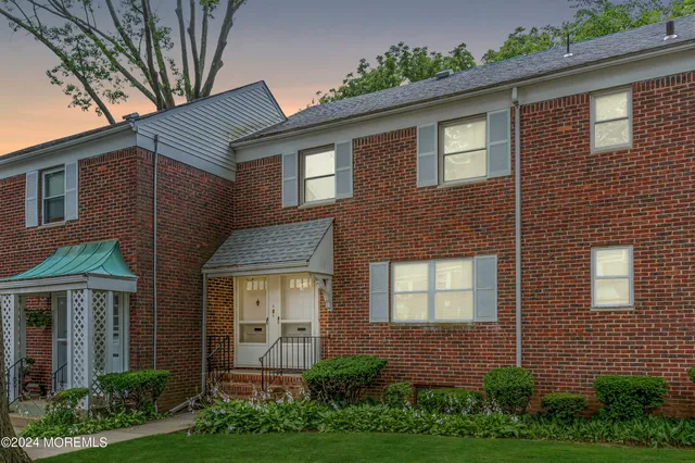 $2,350 | 6 Manor Drive, Red Bank, NJ 07701