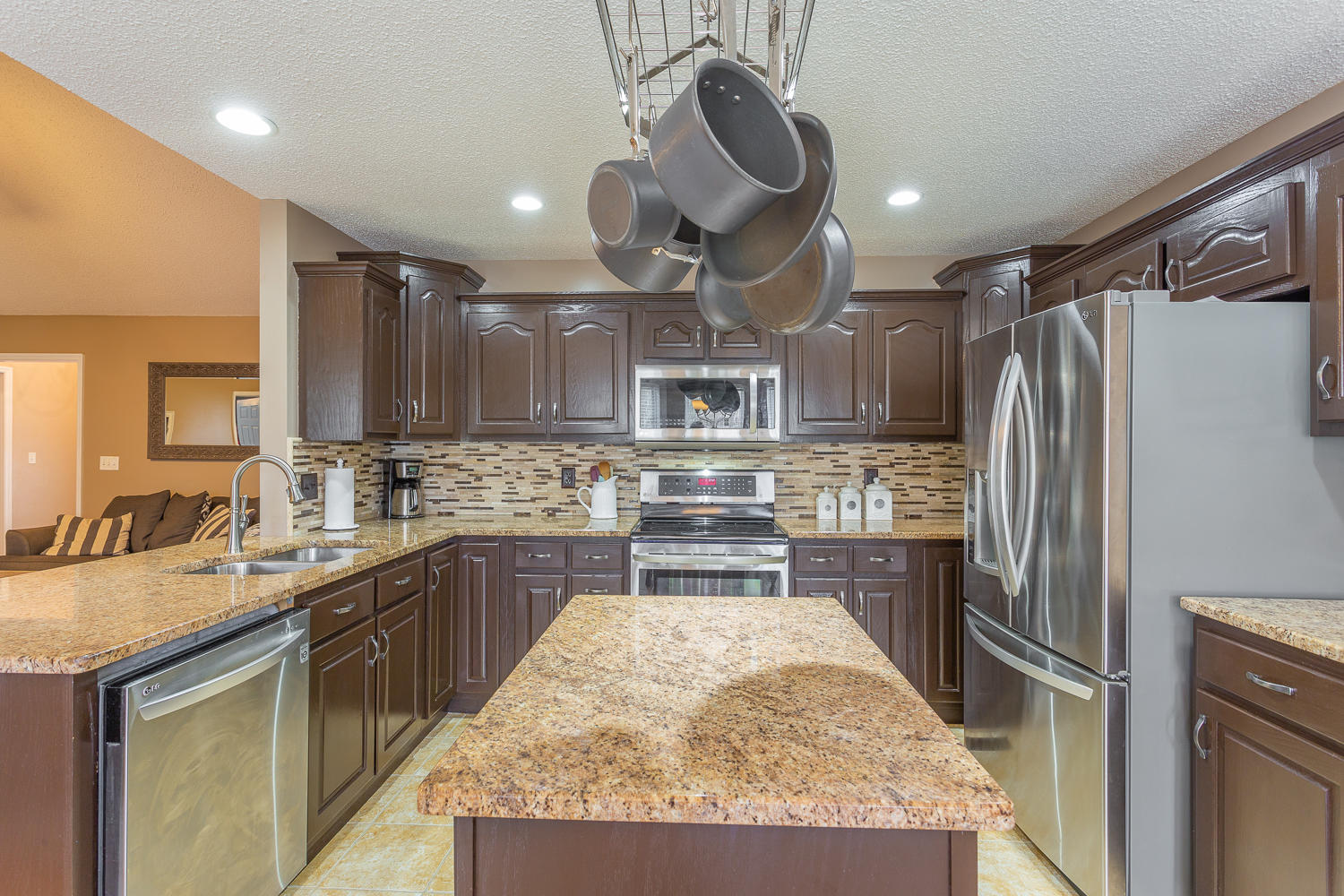 789 Cardinal Road Ringgold, GA 30736 - Photo 5 of 40 Kitchen