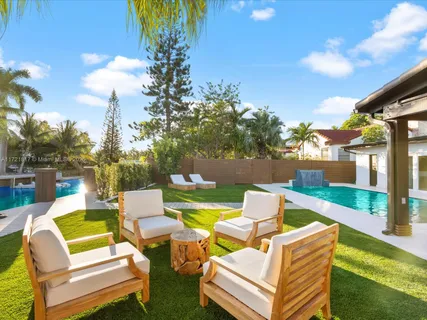 $3,950,000 | 1560 Cleveland Road, Miami Beach, FL 33141