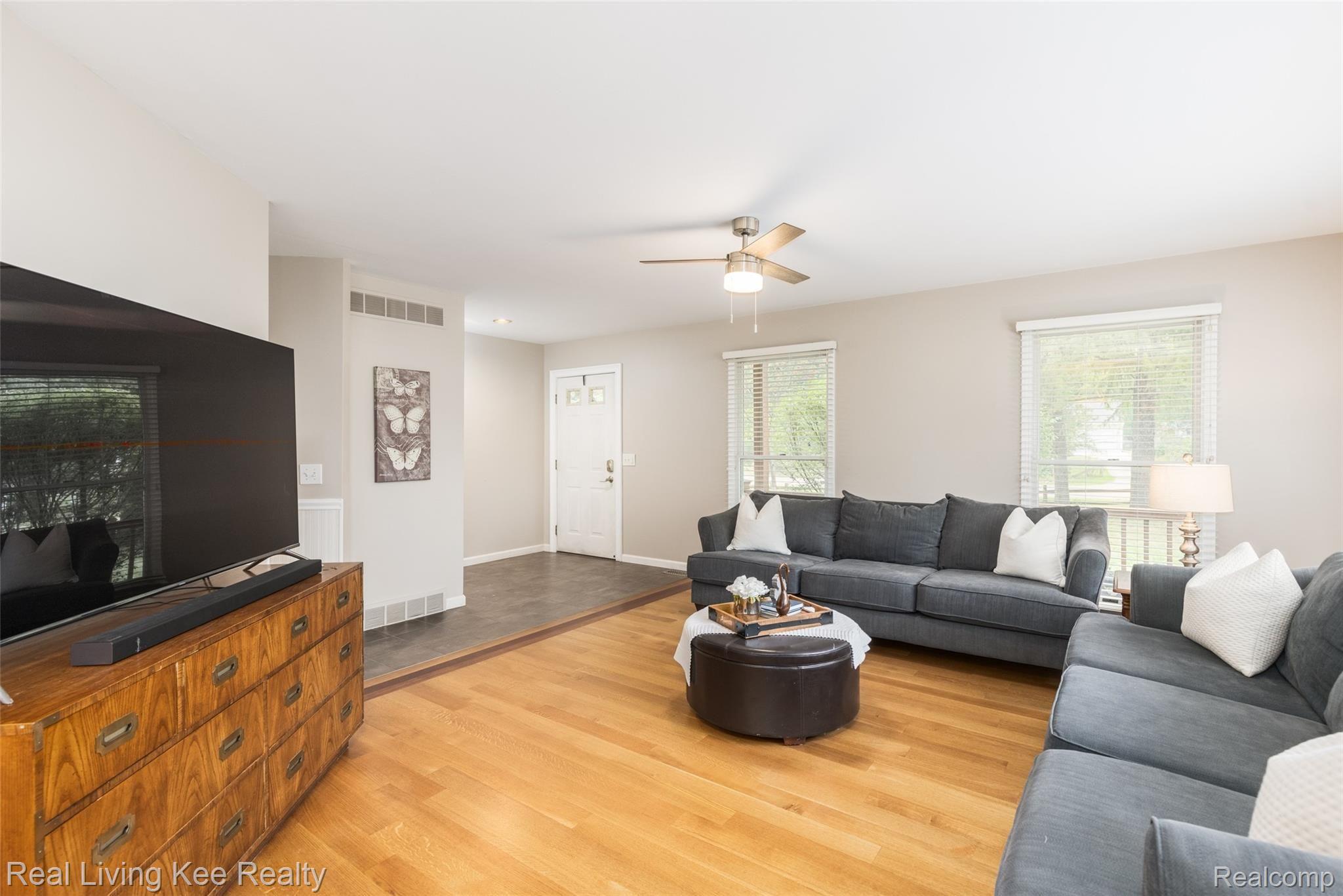 509 Driftwood Avenue Rochester, MI 48307 - Photo 8 of 48 509 Driftwood -6.jpg