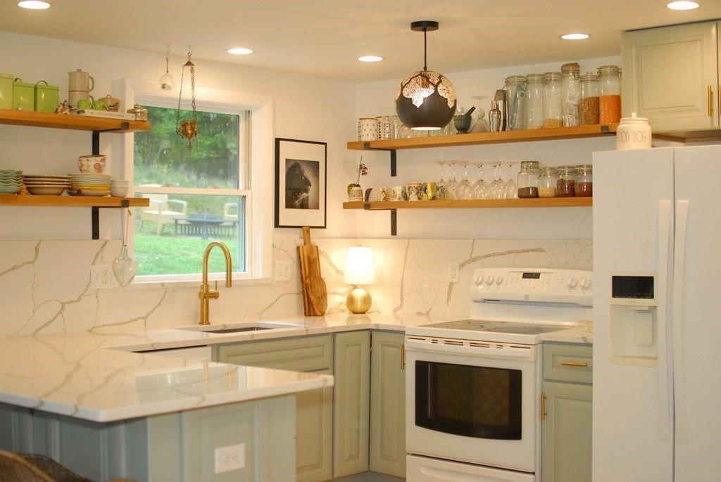 23 Old Marlboro Road Maynard, MA 01754 - Photo 7 of 26 Gallery Image 7