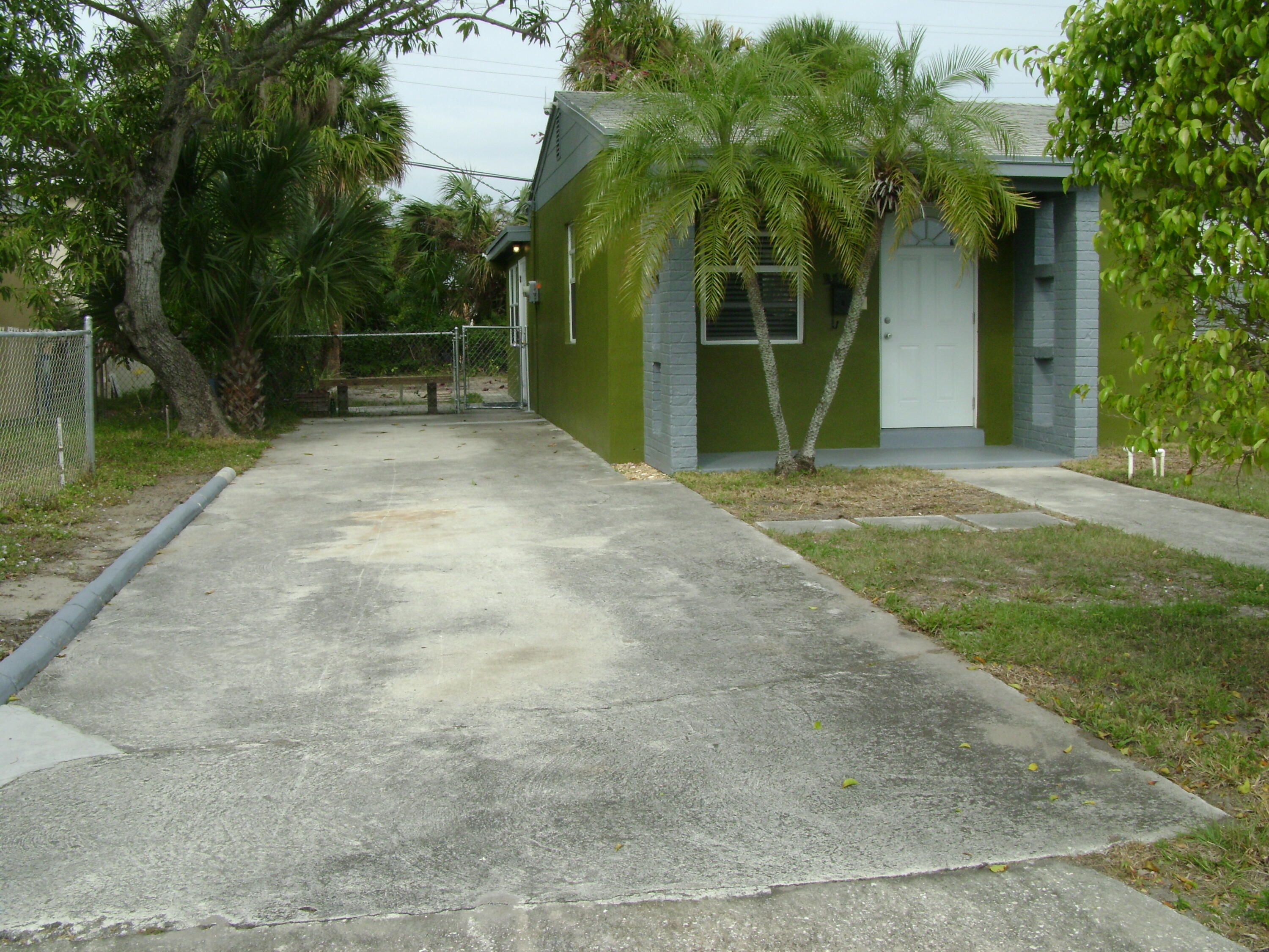 368 West 14th Street Riviera Beach, FL 33404 - Photo 21 of 21 DSC09965