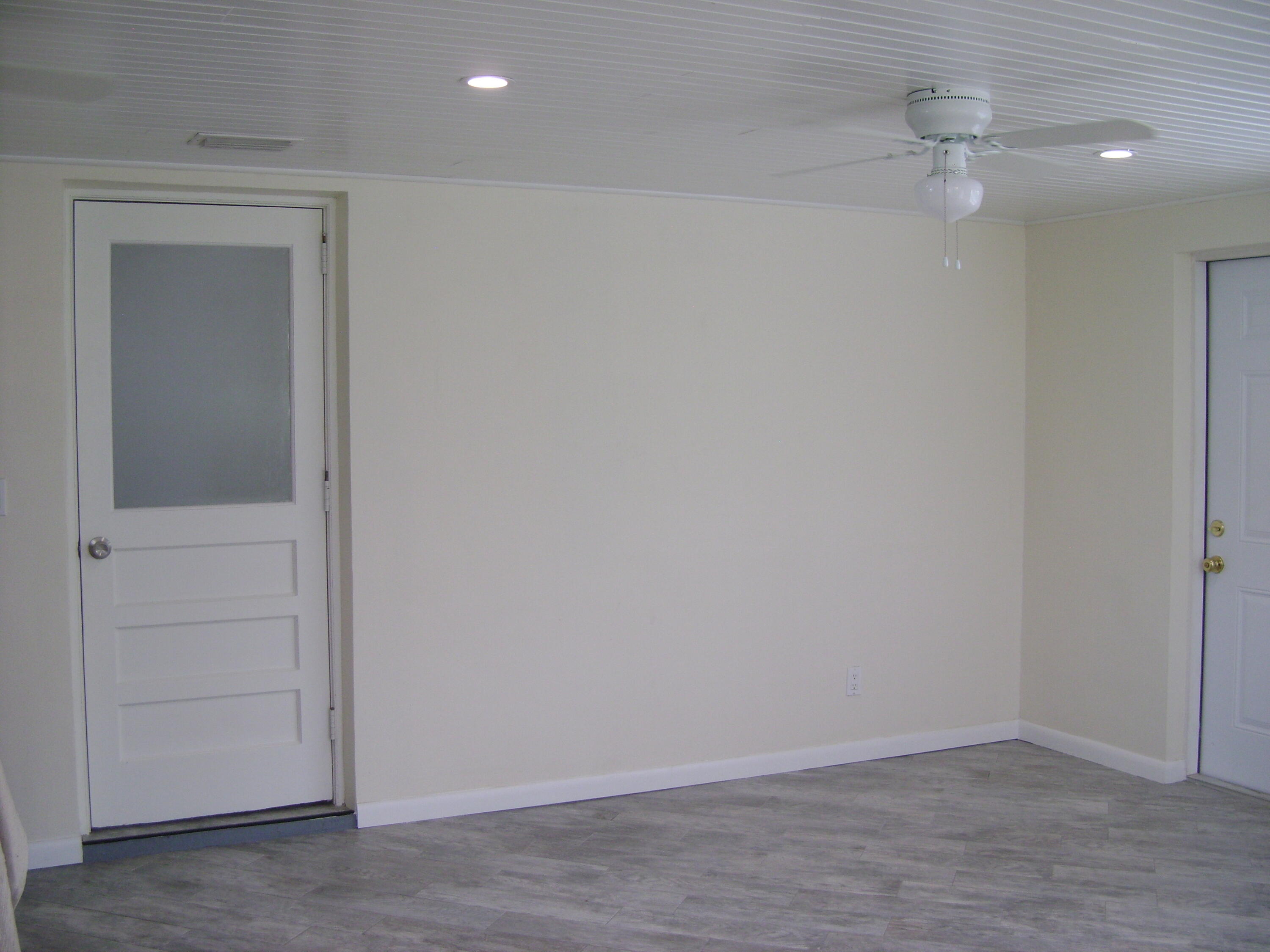 368 West 14th Street Riviera Beach, FL 33404 - Photo 4 of 21 DSC00017