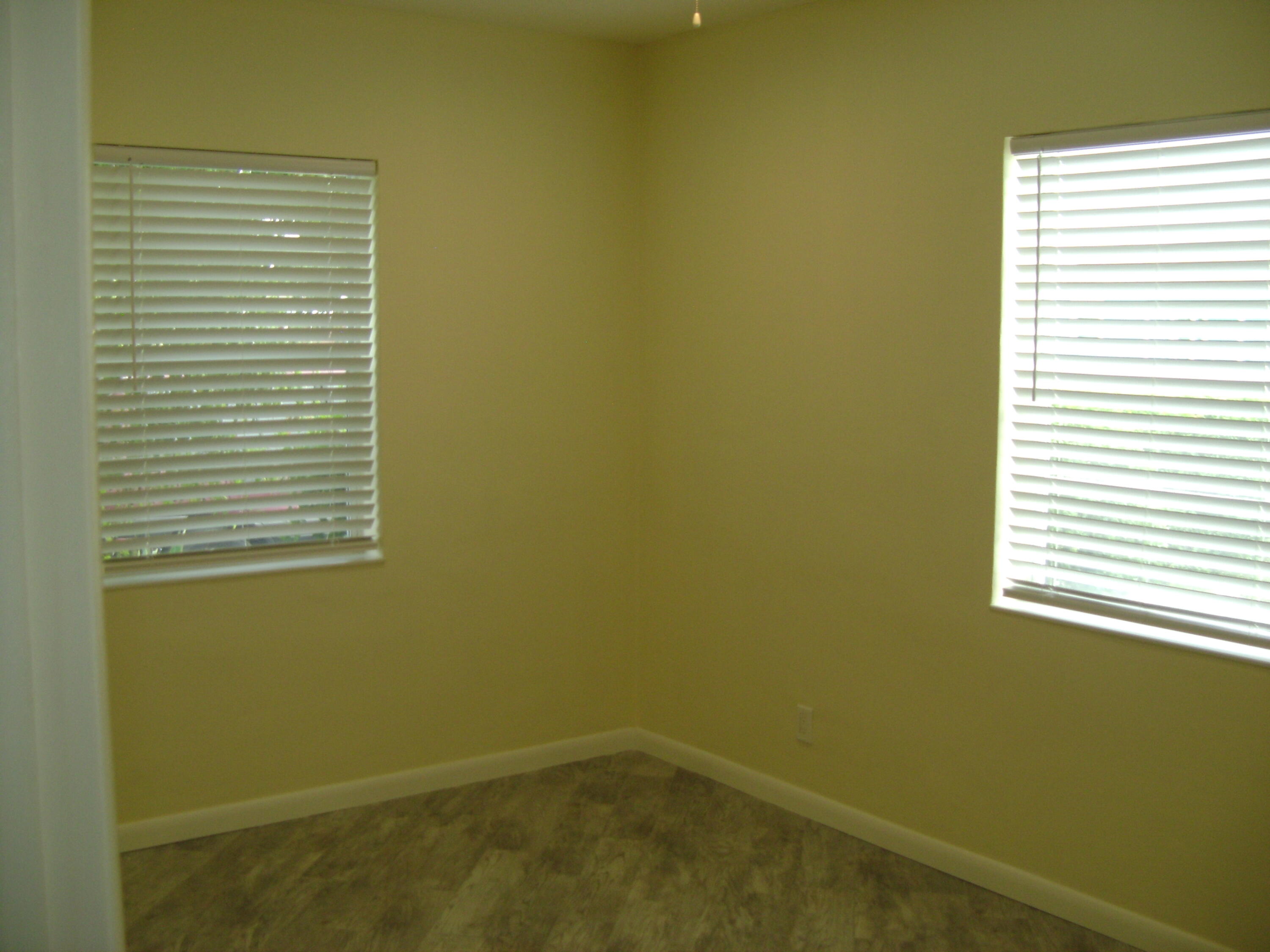 368 West 14th Street Riviera Beach, FL 33404 - Photo 5 of 21 DSC09897