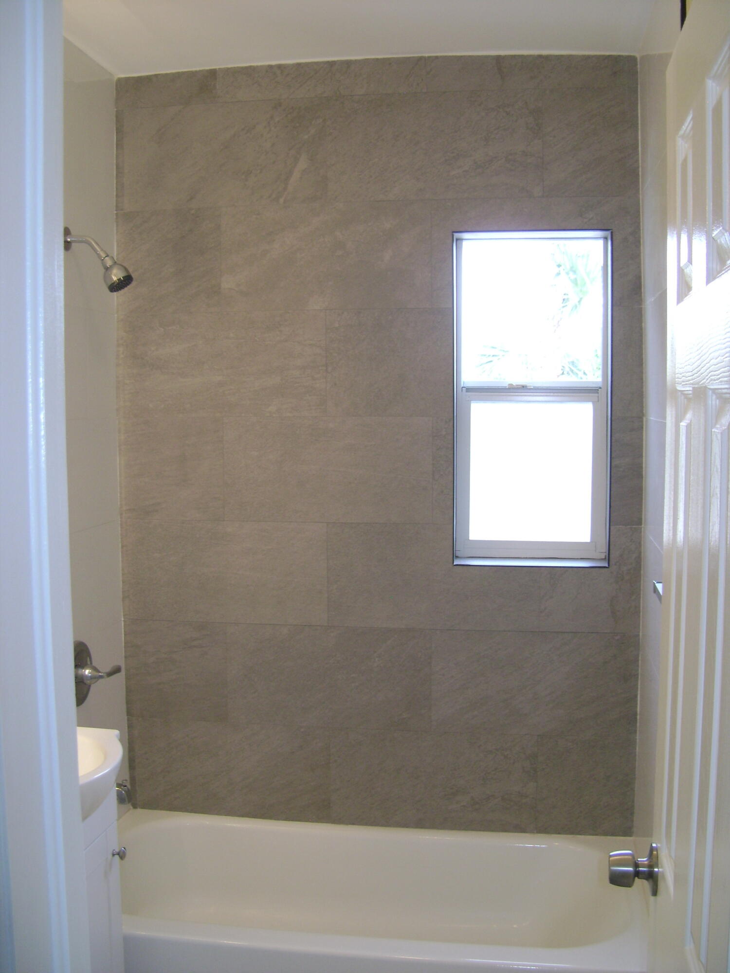 368 West 14th Street Riviera Beach, FL 33404 - Photo 7 of 21 DSC09901