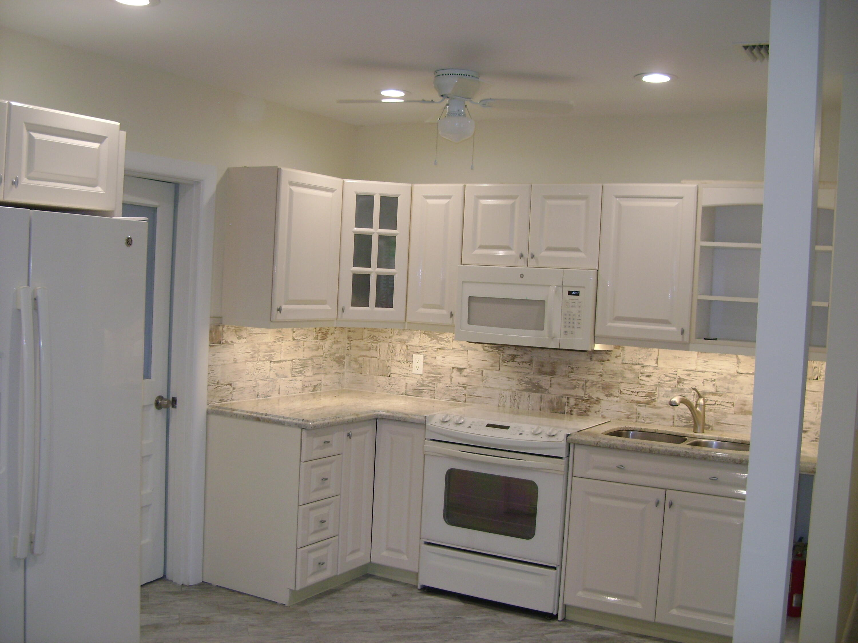 368 West 14th Street Riviera Beach, FL 33404 - Photo 10 of 21 DSC09910