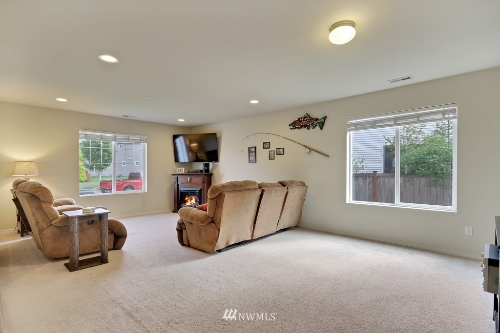 1329 Foreman Road DuPont, WA 98327 - Photo 10 of 25