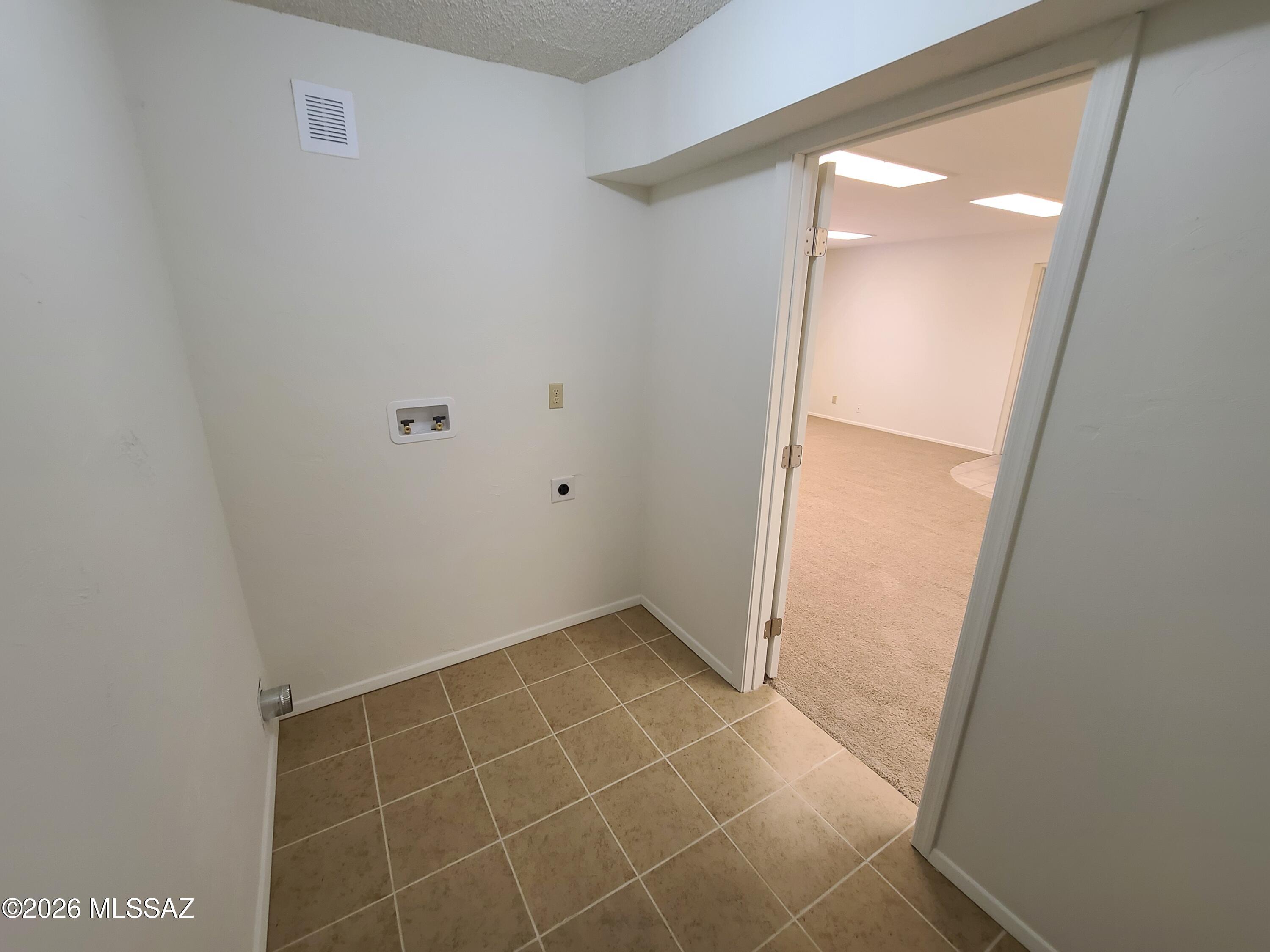 1435 East Indian Wells Road Tucson, AZ 85718 - Photo 34 of 49