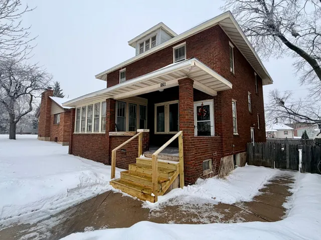 $162,500 | 126 2nd Street Southwest, Chisholm, MN 55719