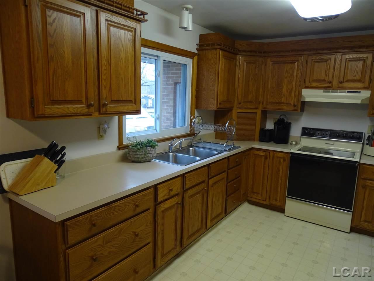 8170 Clinton Road Jackson, MI 49201 - Photo 16 of 30 50070257-15.JPG