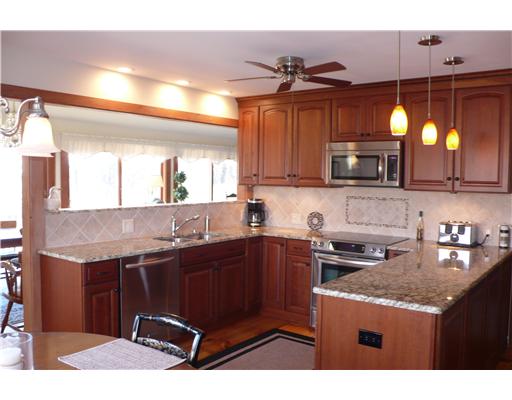 295 Boston Neck Road Narragansett, RI 02882 - Photo 6 of 17 Kitchen.