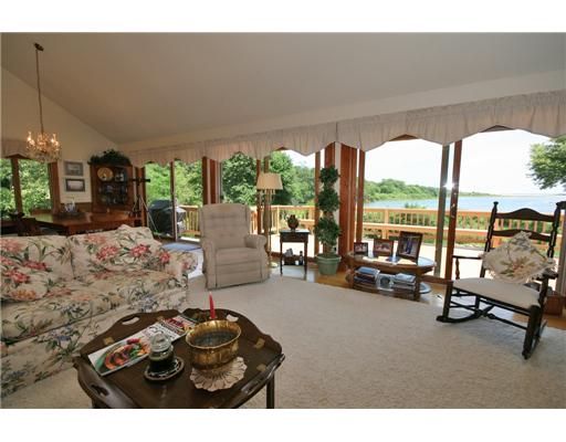 295 Boston Neck Road Narragansett, RI 02882 - Photo 10 of 17 Living Room.