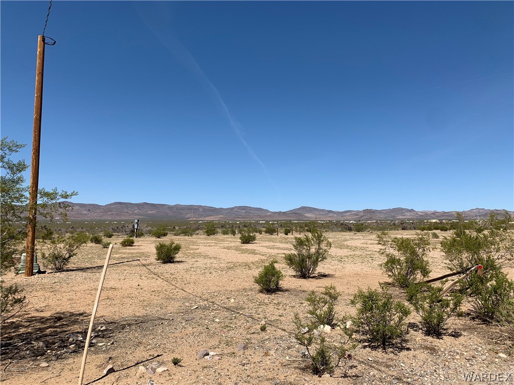 4317 Canelo Road Golden Valley, AZ 86413 - Photo 4 of 9 a view of lake view and mountain