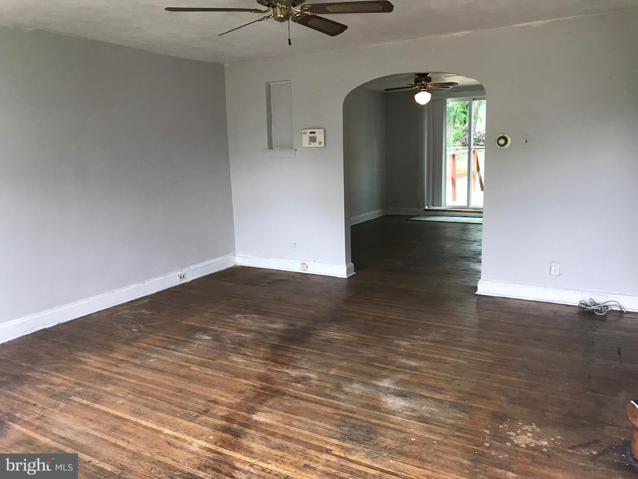 542 Wiltshire Road Upper Darby, PA 19082 - Photo 4 of 31