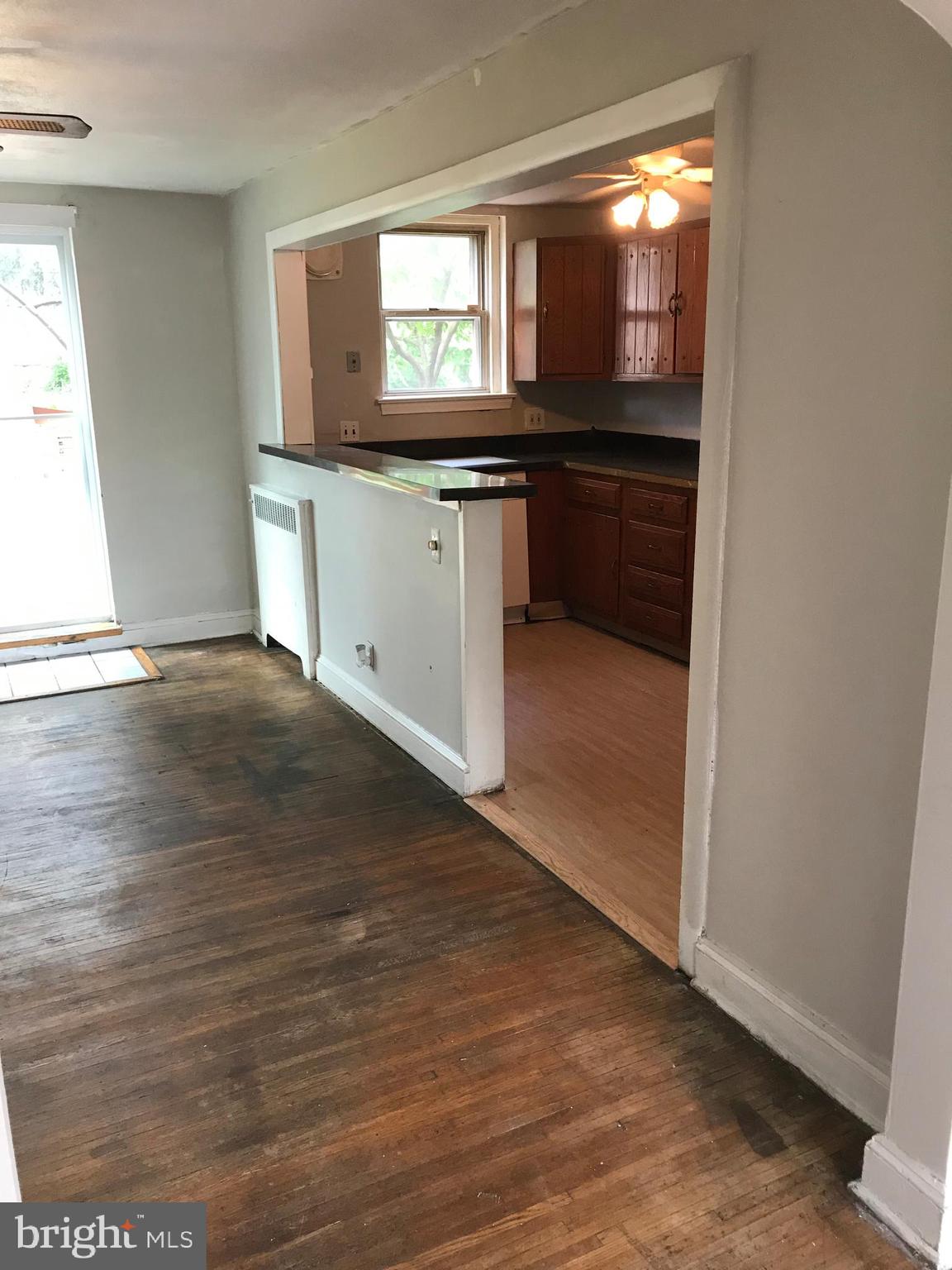 542 Wiltshire Road Upper Darby, PA 19082 - Photo 6 of 31