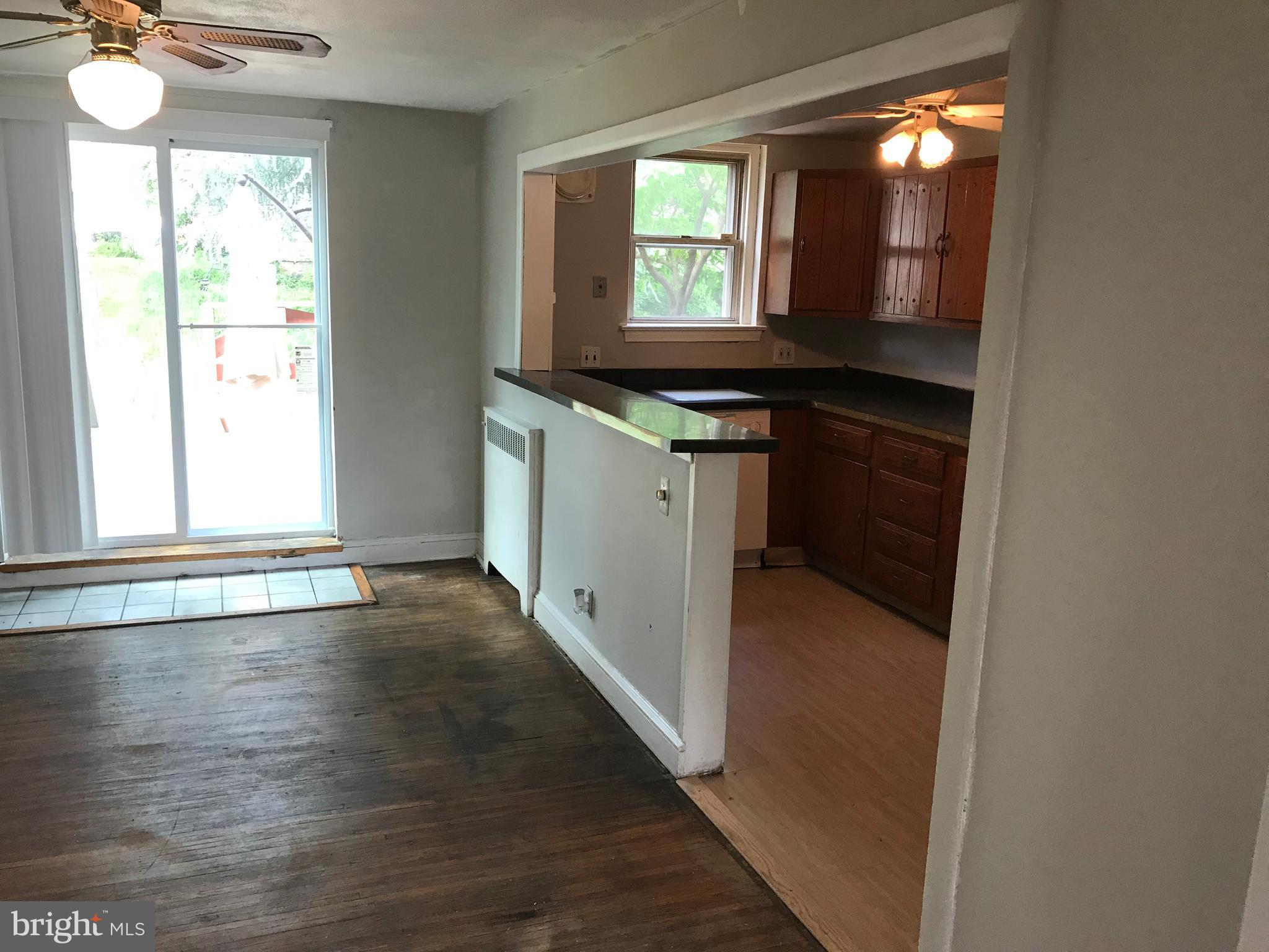 542 Wiltshire Road Upper Darby, PA 19082 - Photo 7 of 31