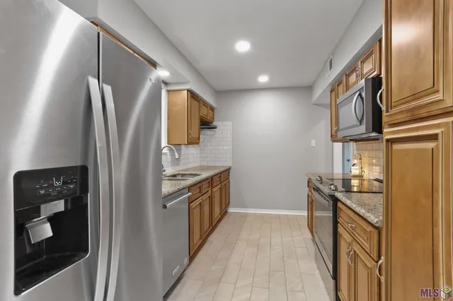$194,900 | 1246 Sharlo Avenue, Unit 8D2, Baton Rouge, LA 70820