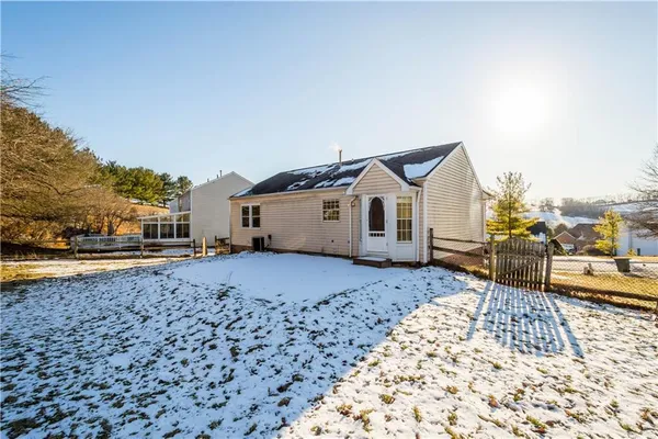 $375,000 | 118 Vista Drive, Canonsburg, PA 15317