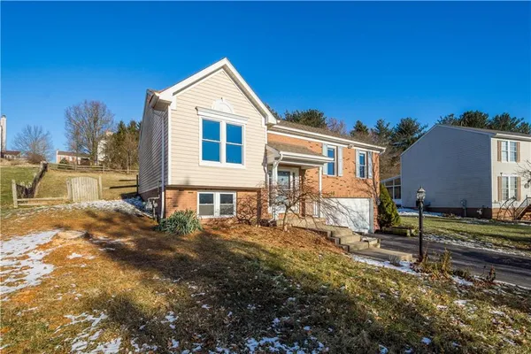 $375,000 | 118 Vista Drive, Canonsburg, PA 15317