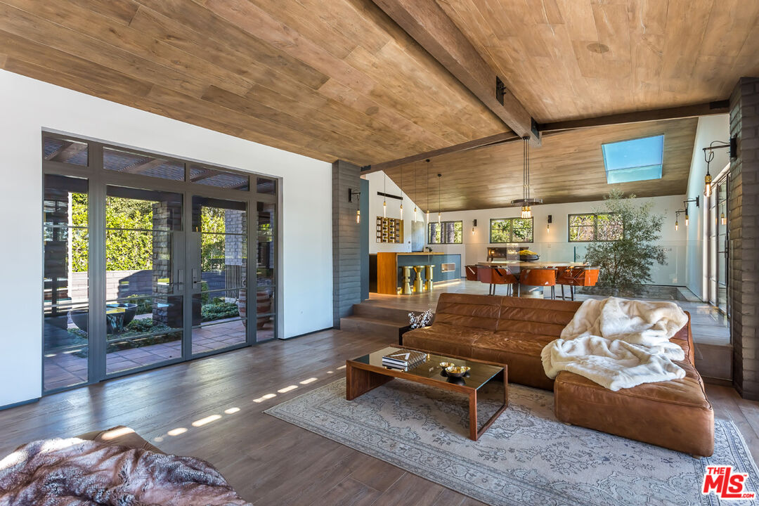 1707 Rising Glen Road Los Angeles, CA 90069 - Photo 16 of 54