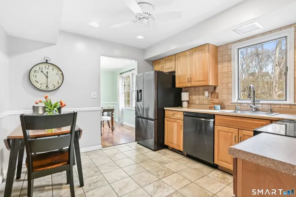 $420,000 | 40 Sullivan Place, Bridgeport, CT 06610