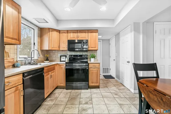 $420,000 | 40 Sullivan Place, Bridgeport, CT 06610