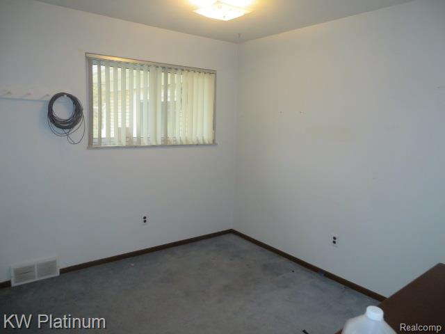 49400 Callens Road Chesterfield, MI 48047 - Photo 14 of 38