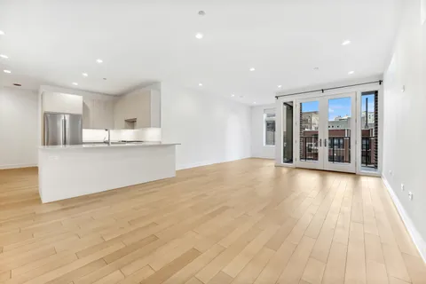 $5,347 | 434 West Melrose Street, Unit 201, Chicago, IL 60657
