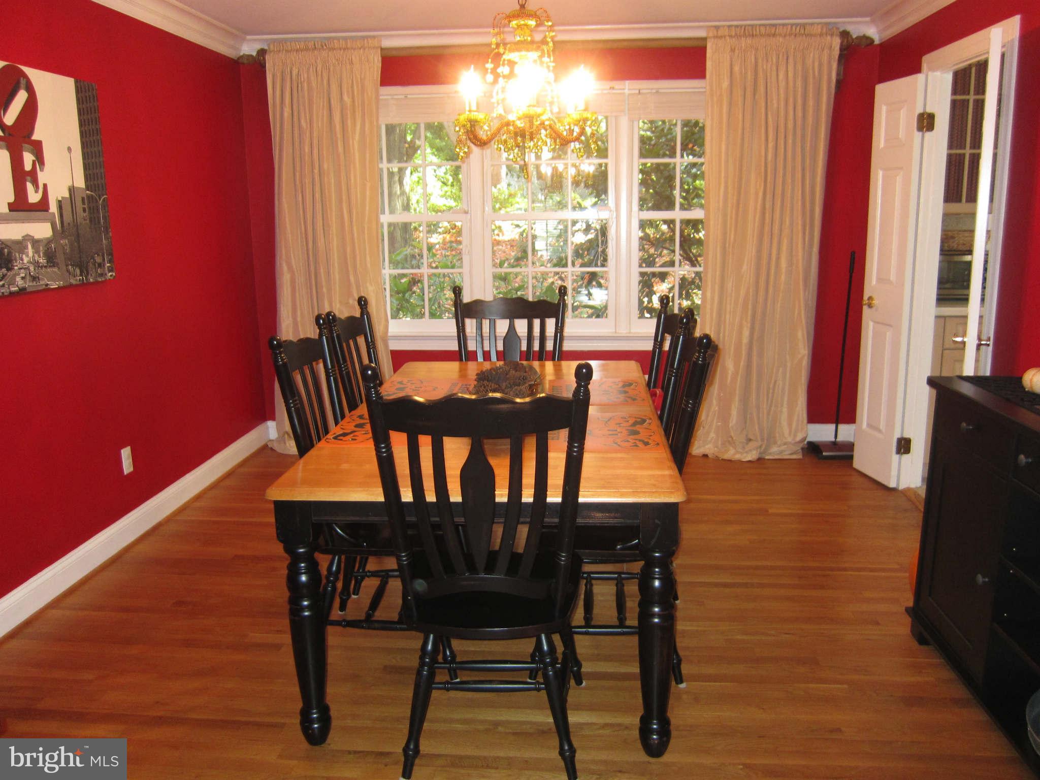 15109 Winstead Lane Silver Spring, MD 20905 - Photo 5 of 30 Spacious, separate dining room