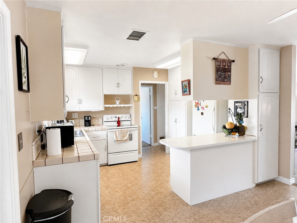 11934 Peach Tree Road Yucaipa, CA 92399 - Photo 11 of 35