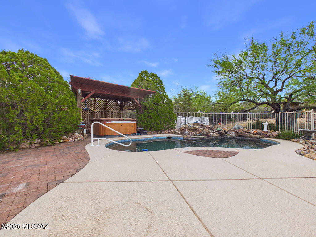 4251 North Wolford Road Tucson, AZ 85749 - Photo 4 of 36