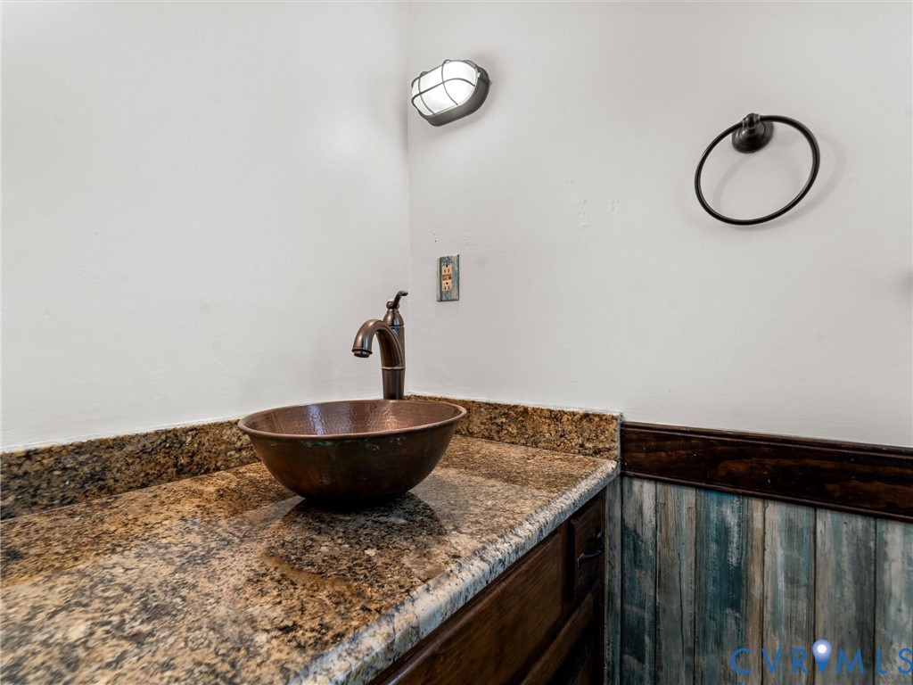 11551 Teterling Road Chester, VA 23831 - Photo 27 of 67 powder room on first floor