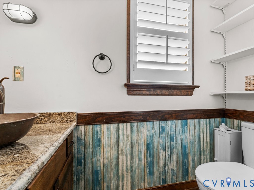 11551 Teterling Road Chester, VA 23831 - Photo 28 of 67 powder room on first floor