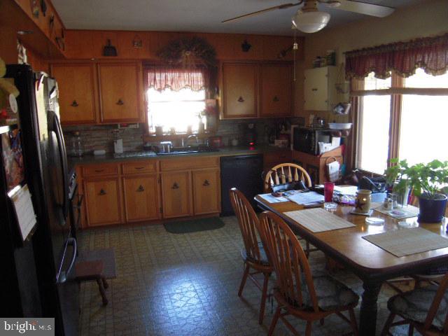 672 South Mount Pleasant Road Lebanon, PA 17042 - Photo 17 of 20 Gallery Image 17
