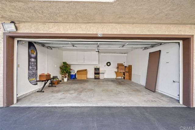 a view of a entrance door of the house