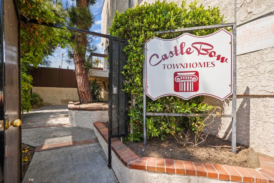 320 McHenry Road, Unit 20 Glendale, CA 91206 - Photo 27 of 27 a sign on the side of a building