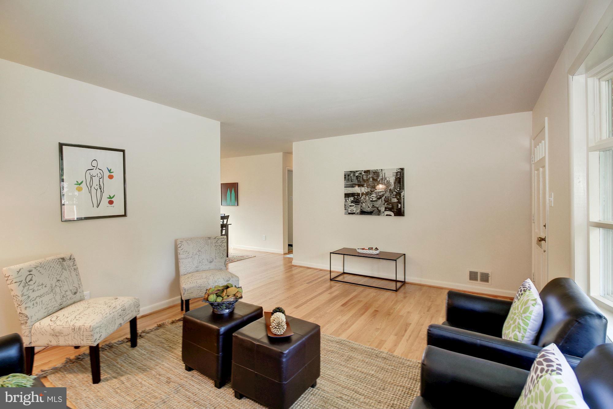 3704 Nimitz Road Kensington, MD 20895 - Photo 3 of 23 Living Room